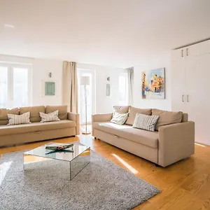 duplex-ap-best-location.hotels-lisbon-portugal.com/